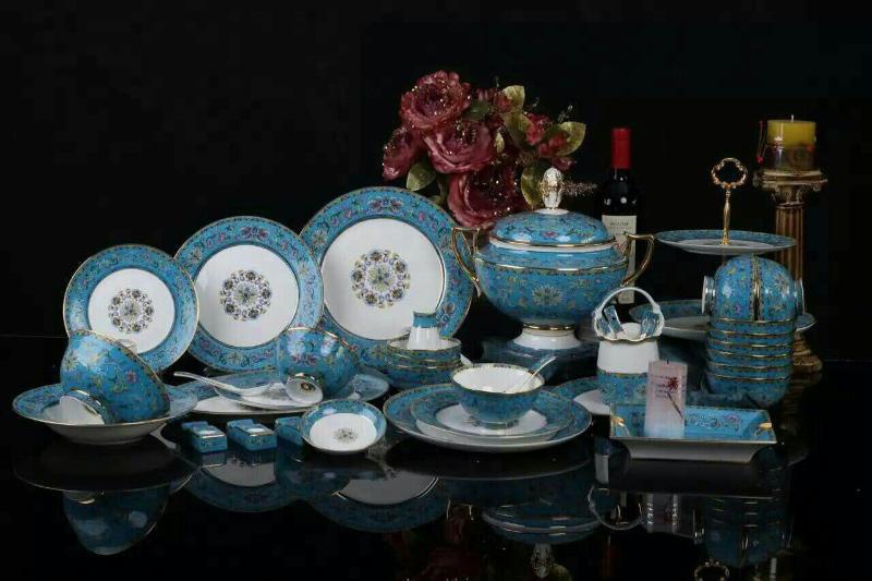 86頭琺瑯彩新帝王藍(lán)¥16,800.00